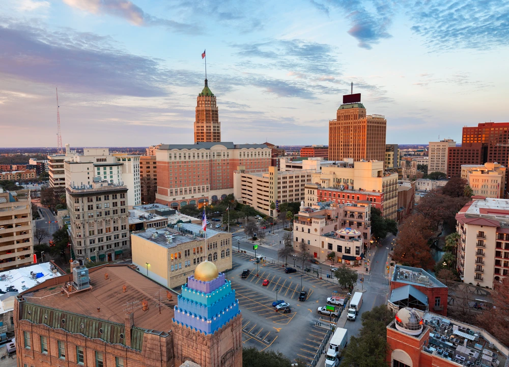 Texas dallas bustling metropolitan skyline